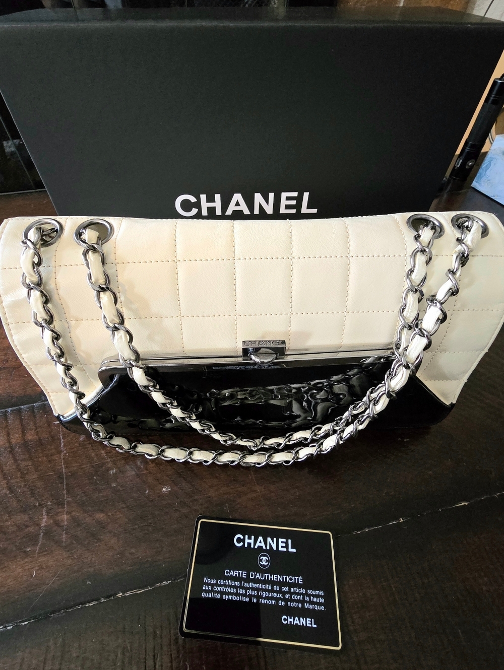 CHANEL Cream Leather Quilted Shoulder Bag
